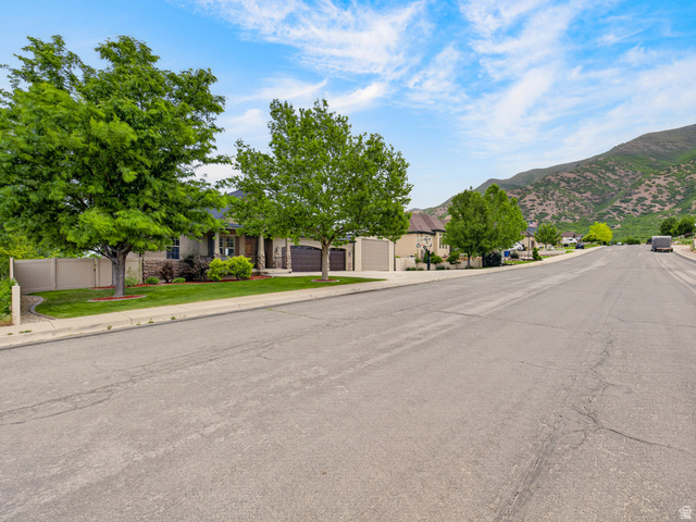 751 650 South Santaquin, UT 84655 - Photo 3 of 47