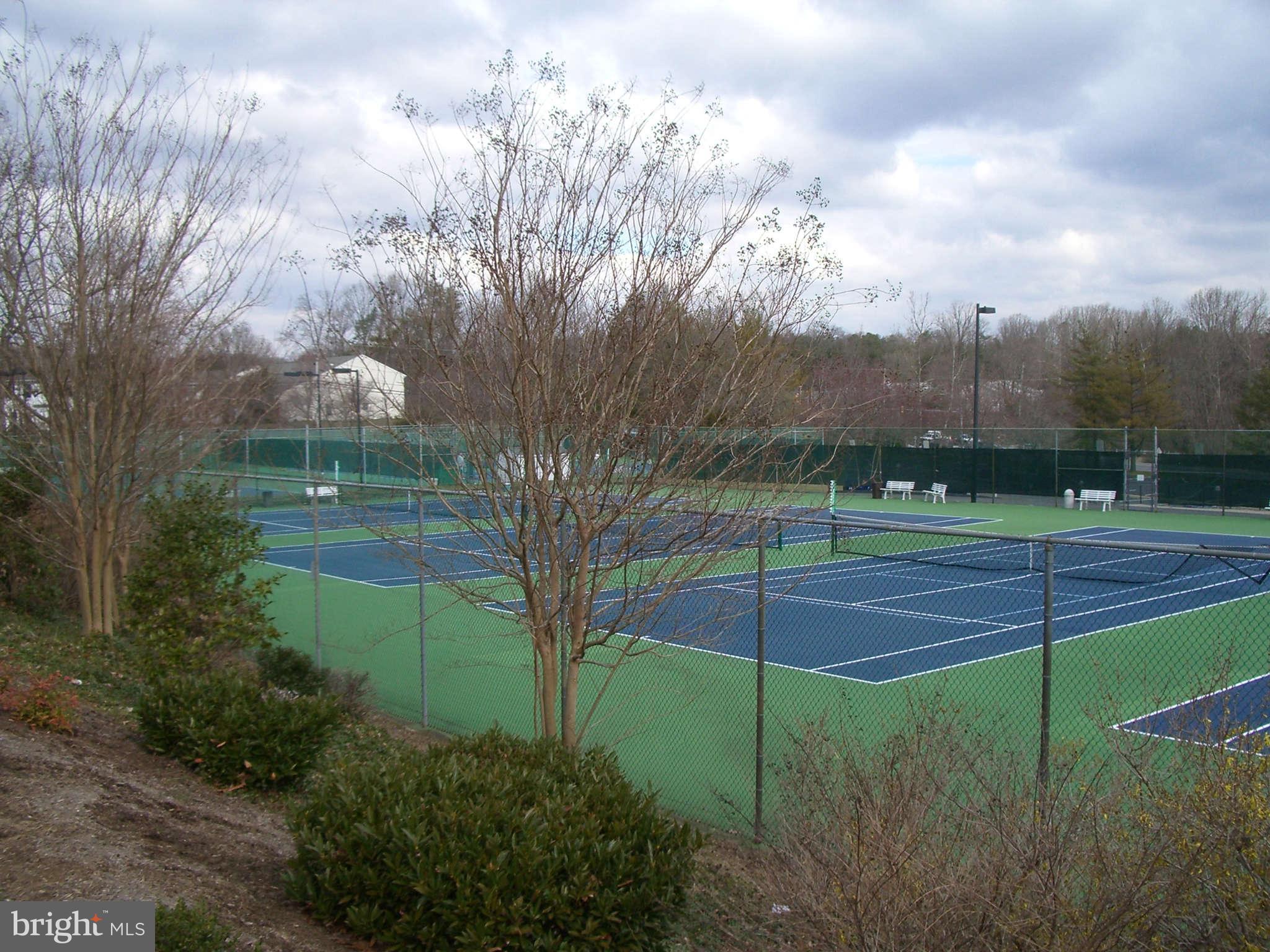 986-986 Riversedge Circle Annapolis, MD 21401 - Photo 14 of 15 a view of a tennis court