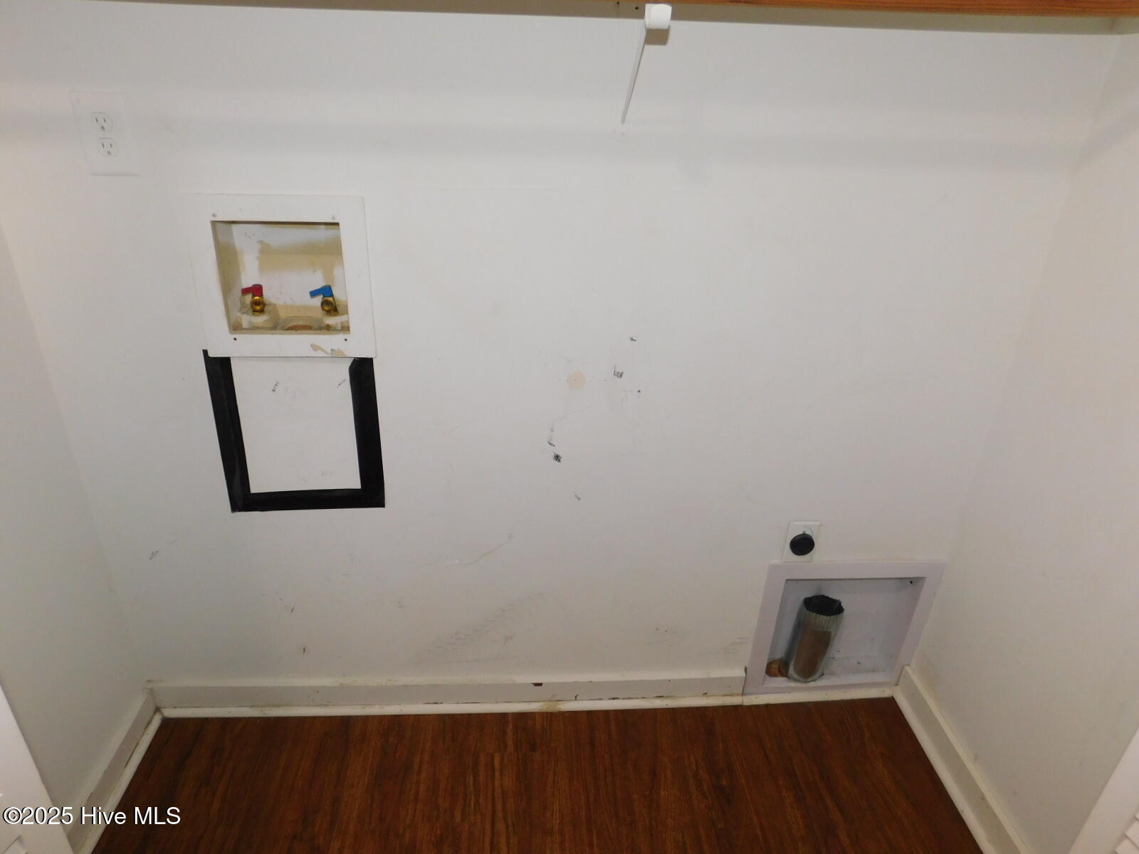 201 Shipman Road, Unit 38 Havelock, NC 28532 - Photo 15 of 15 laundry