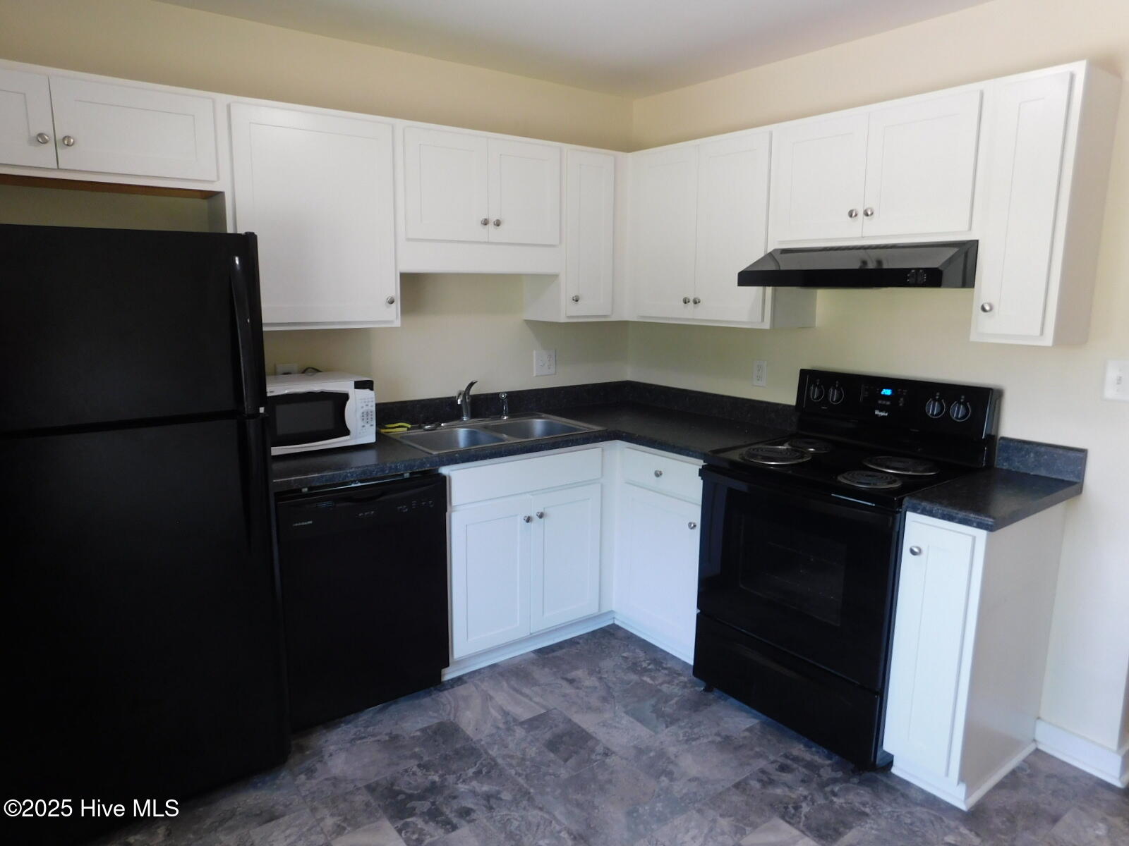 201 Shipman Road, Unit 38 Havelock, NC 28532 - Photo 6 of 15 kitchen