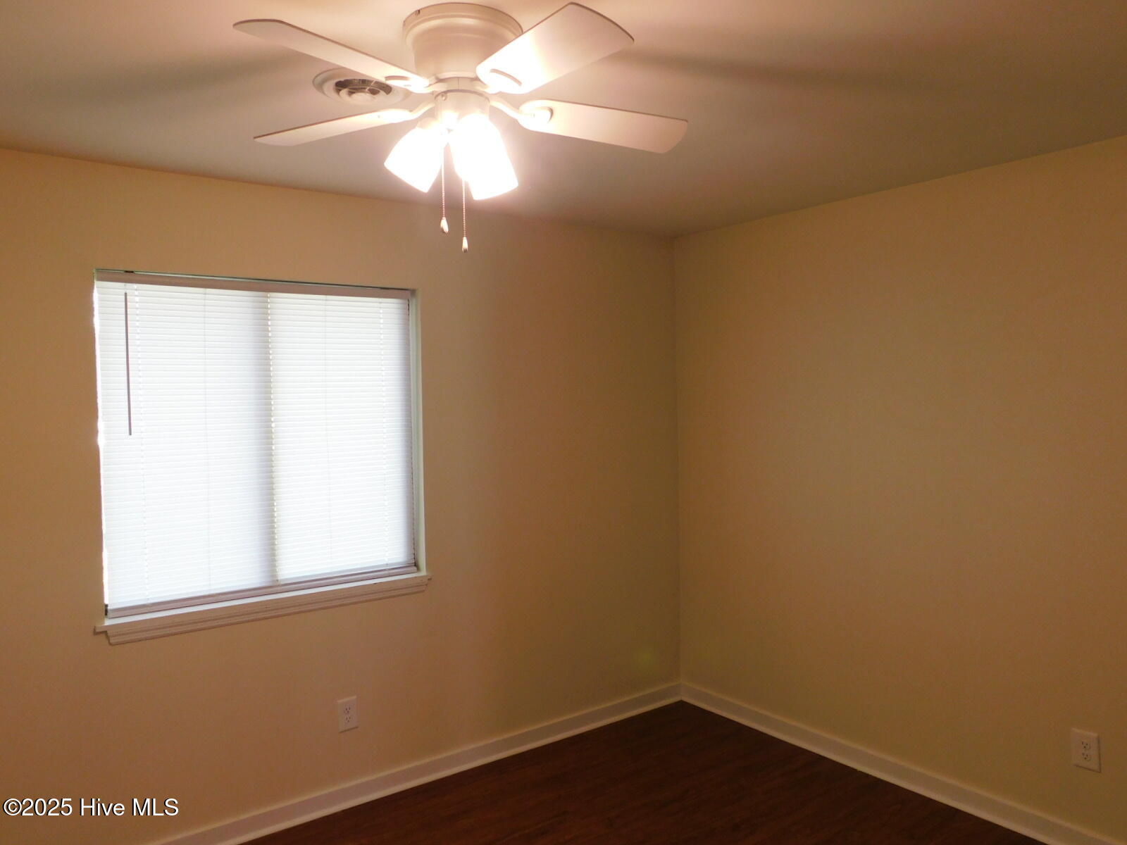 201 Shipman Road, Unit 38 Havelock, NC 28532 - Photo 9 of 15 bedroom2a