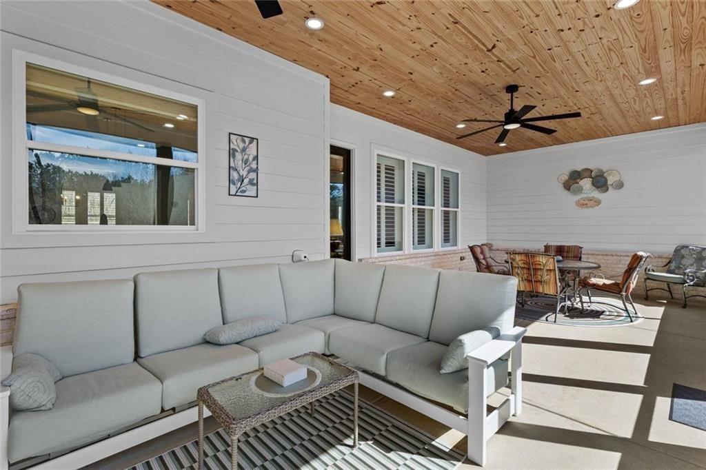 825 Arch Tanner Road Bethlehem, GA 30620 - Photo 46 of 58 a living room with furniture
