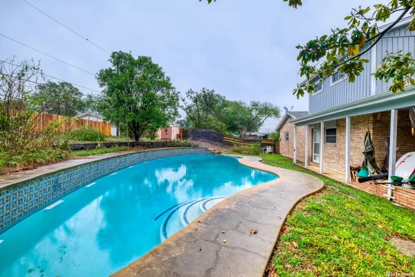 $219,900 | 129 Meadow Way, Universal City, TX 78148