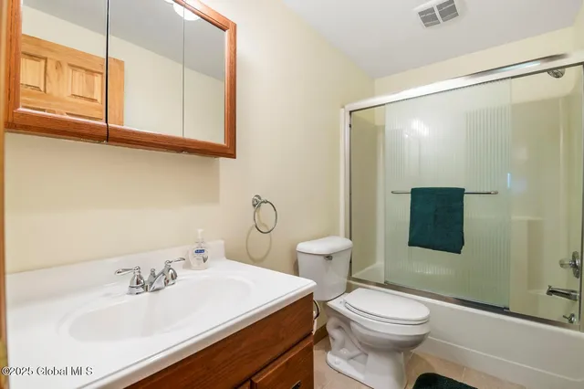 $679,000 | 13 B Hummingbird Circle, Horicon, NY 12808