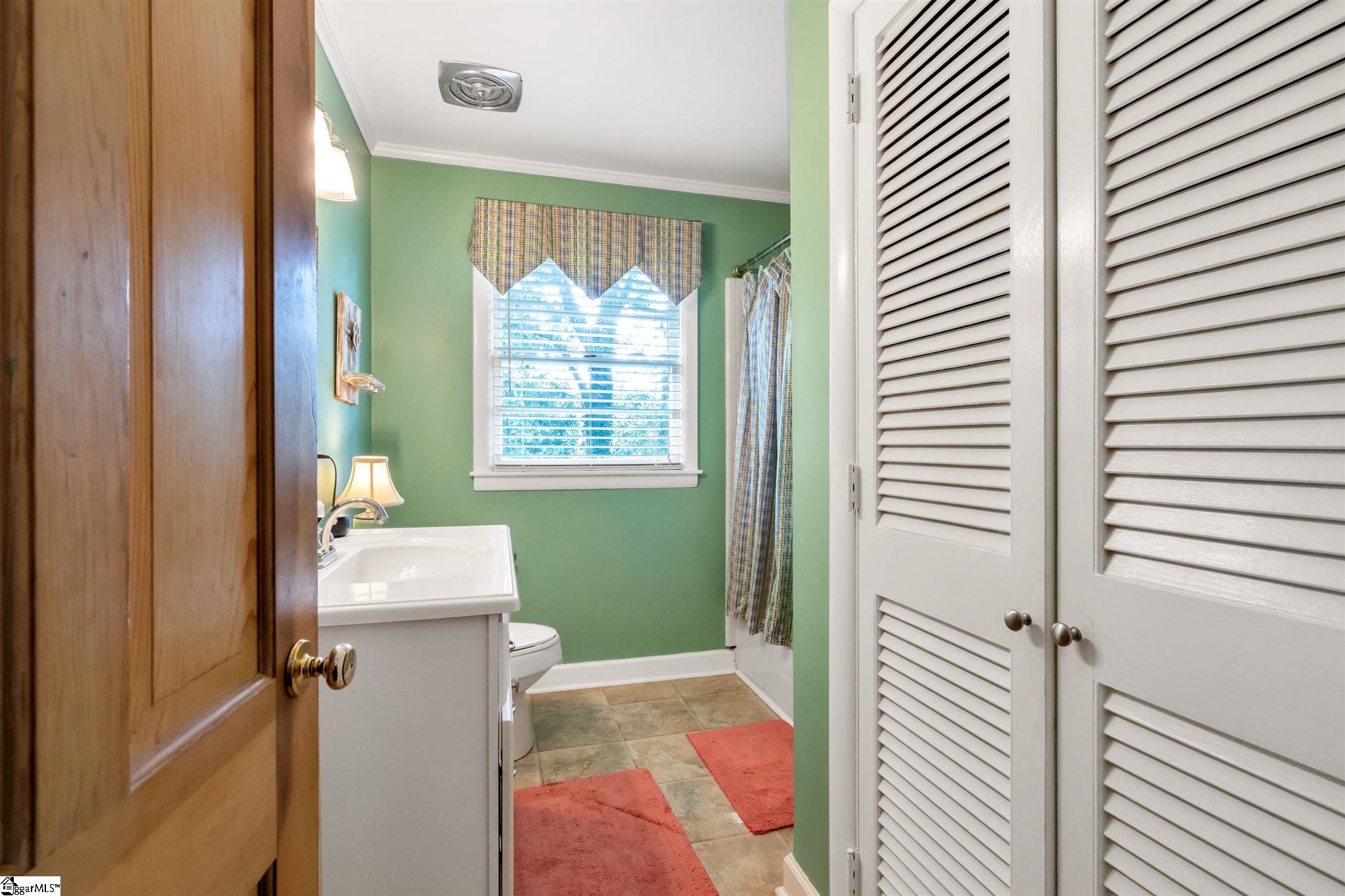 213 Emory Road Spartanburg, SC 29307 - Photo 5 of 33 Gallery Image 5