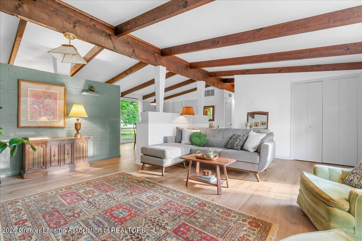 5670 Buckingham Road Haslett, MI 48840 - Photo 10 of 37 16-Media Jett -20