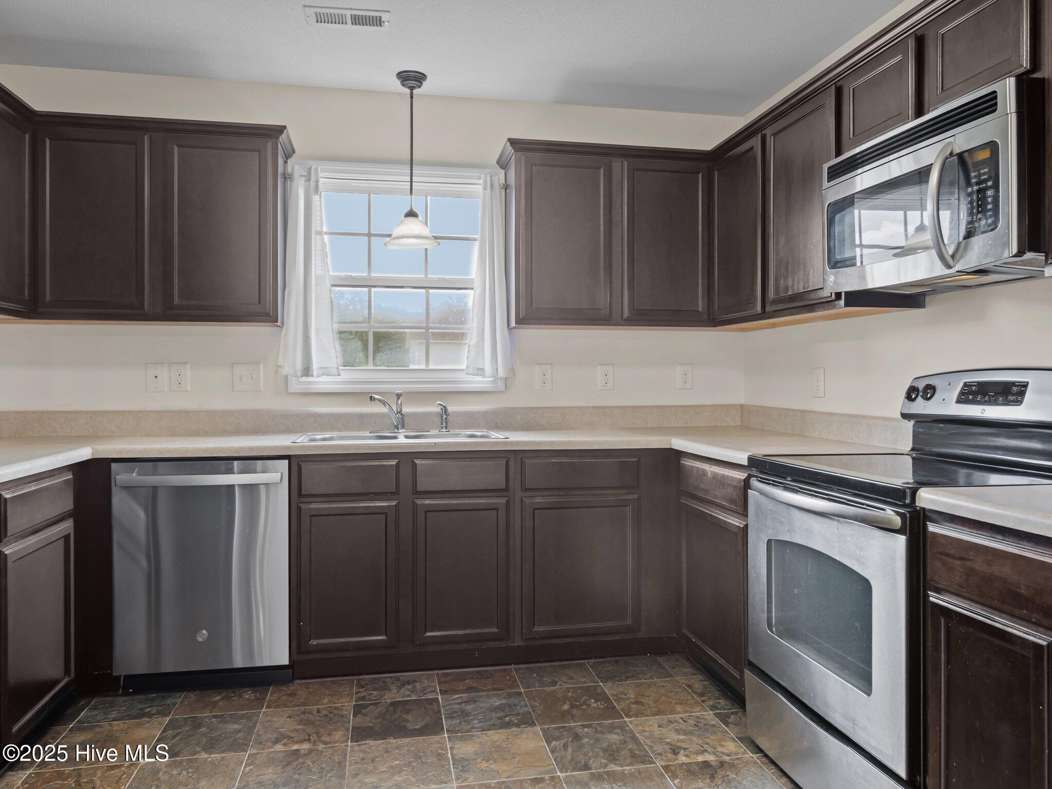 308 Springcreek Court Hubert, NC 28539 - Photo 14 of 50 Kitchen