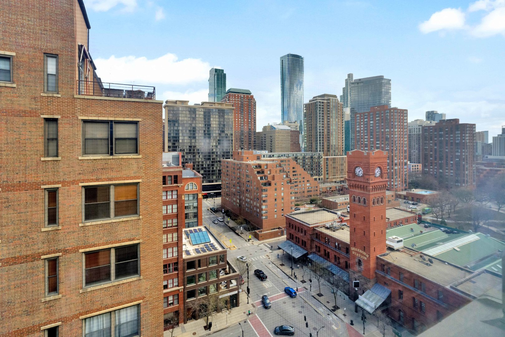 780 South Federal Street, Unit 1210 Chicago, IL 60605 - Photo 15 of 20 a picture of city view