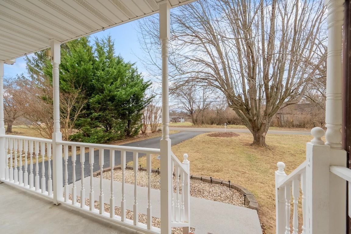 7621 Brooklyn Road Radford, VA 24141 - Photo 7 of 66 Gallery Image 7