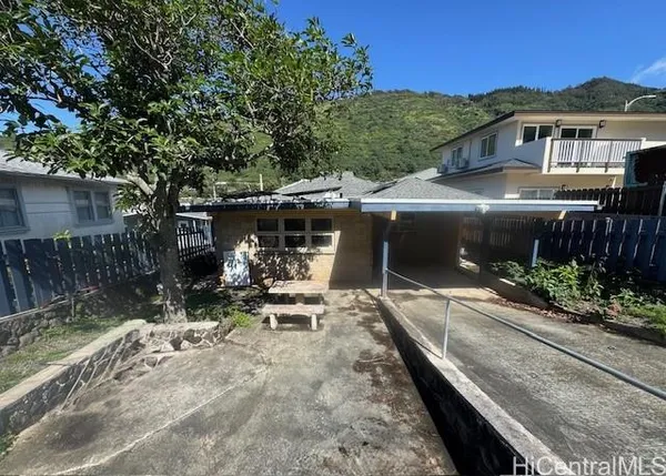 $1,300,000 | 2066 9th Avenue, Honolulu, HI 96816