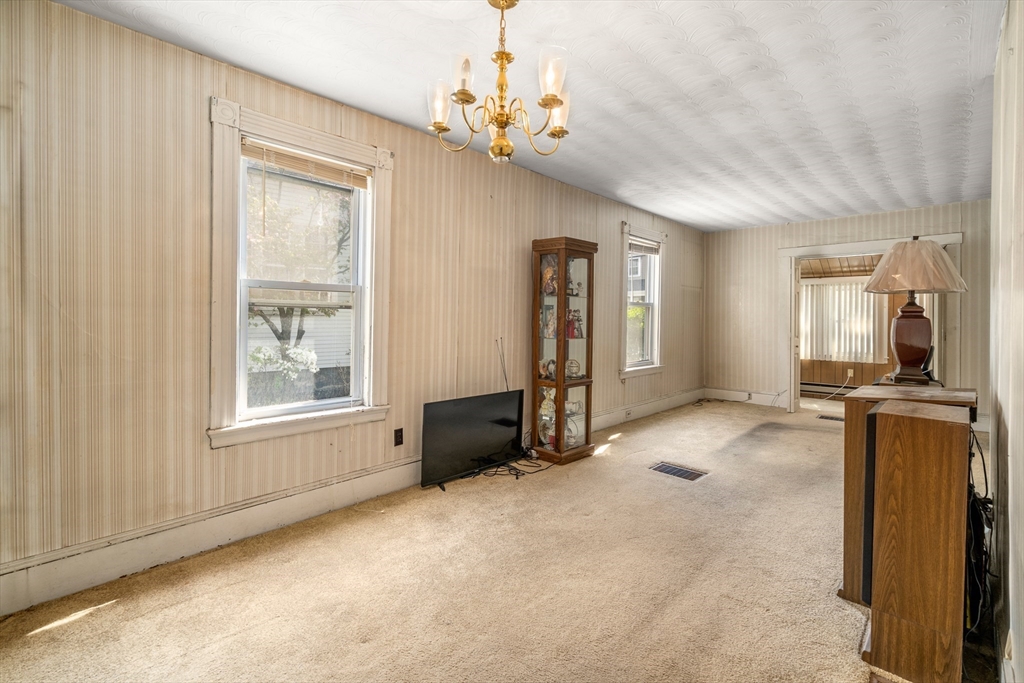 25 Curve Street Newton, MA 02465 - Photo 14 of 40