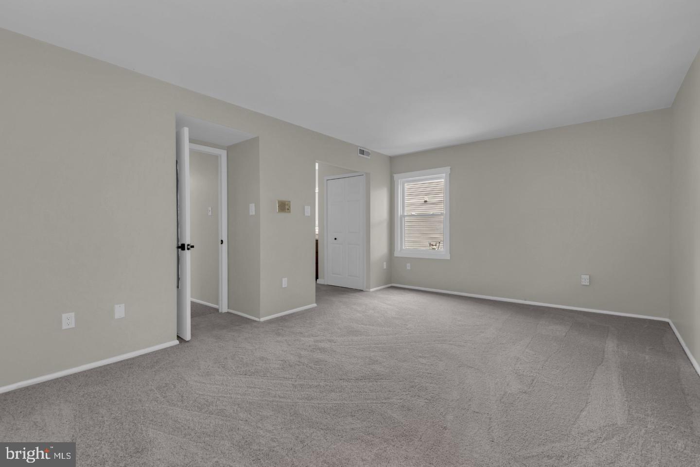 1836 Ralston Place Crofton, MD 21114 - Photo 32 of 42 Spacious, light-filled room awaits you.