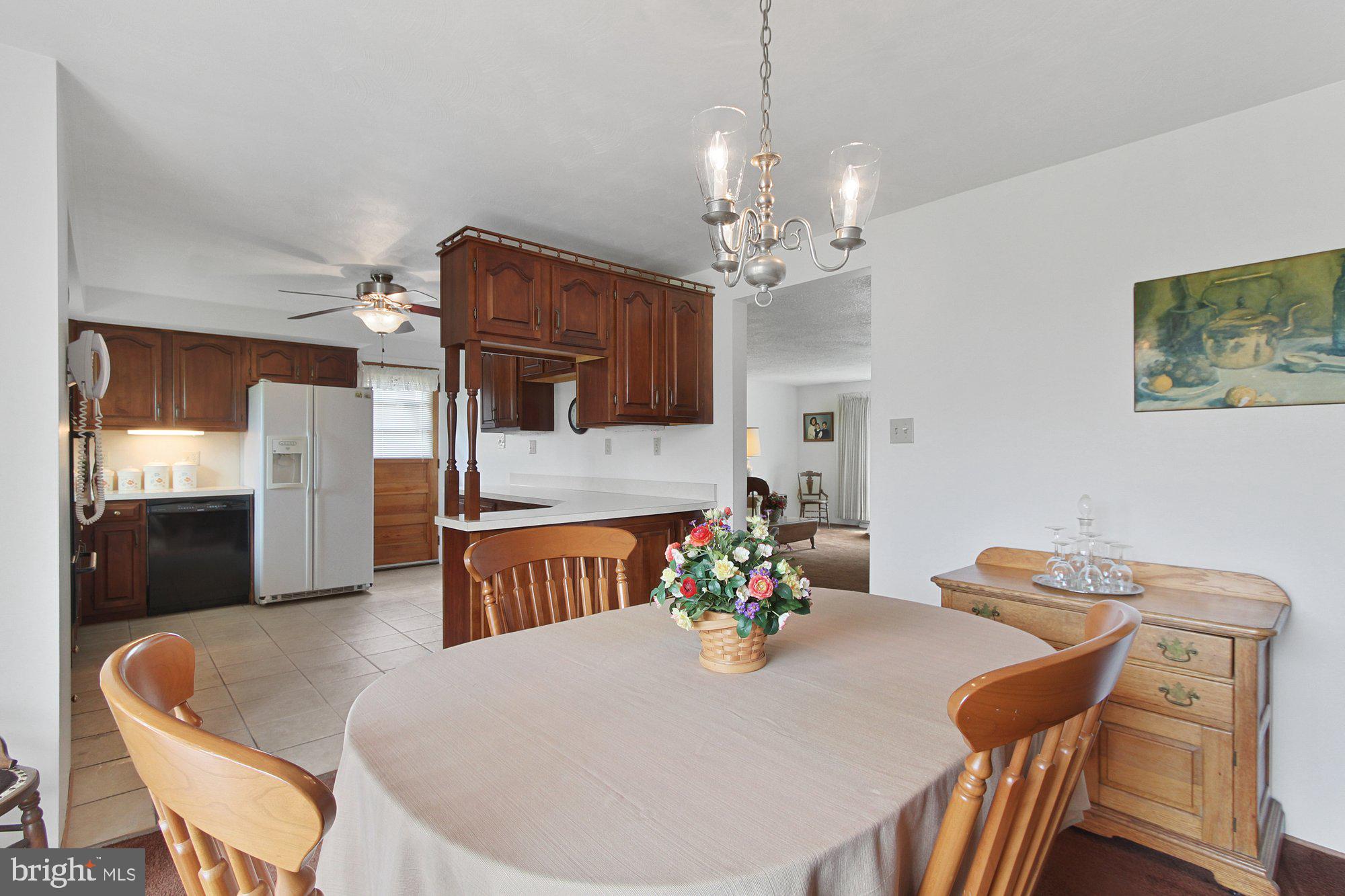 3435 Kingston Road York, PA 17402 - Photo 4 of 25 Gallery Image 4