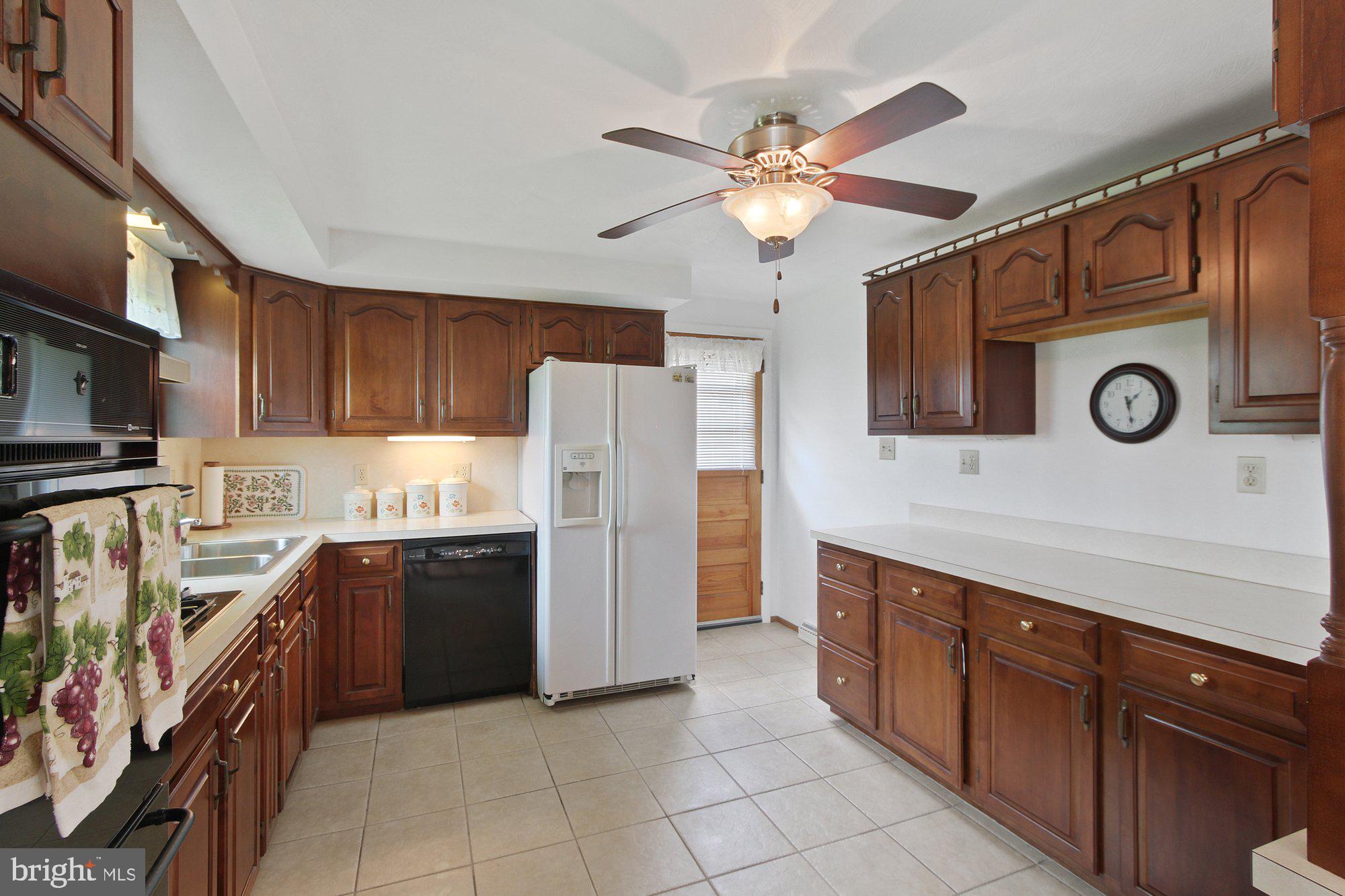 3435 Kingston Road York, PA 17402 - Photo 5 of 25 Gallery Image 5