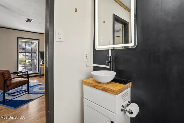 $299,000 | 1405 Riverwood Drive, Jackson, MS 39211