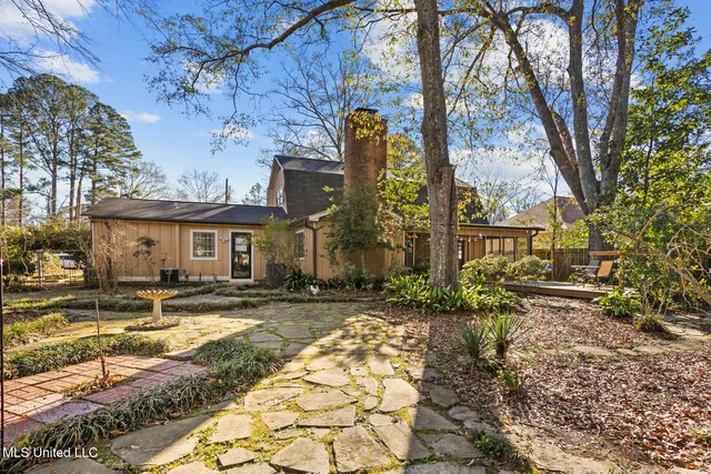 $299,000 | 1405 Riverwood Drive, Jackson, MS 39211