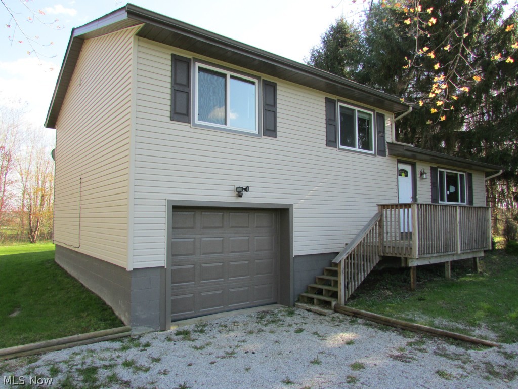 957 Sunset Circle Rome, OH 44085 - Photo 2 of 24