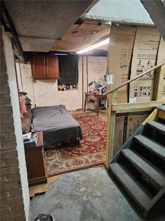 143 Whitestown Road Lyndora, PA 16045 - Photo 16 of 18 a living room with furniture