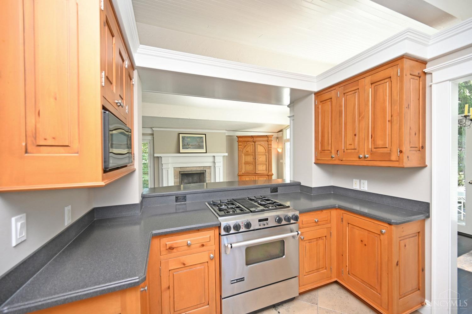 2476 Grandin Road Cincinnati, OH 45208 - Photo 12 of 59 Gallery Image 12