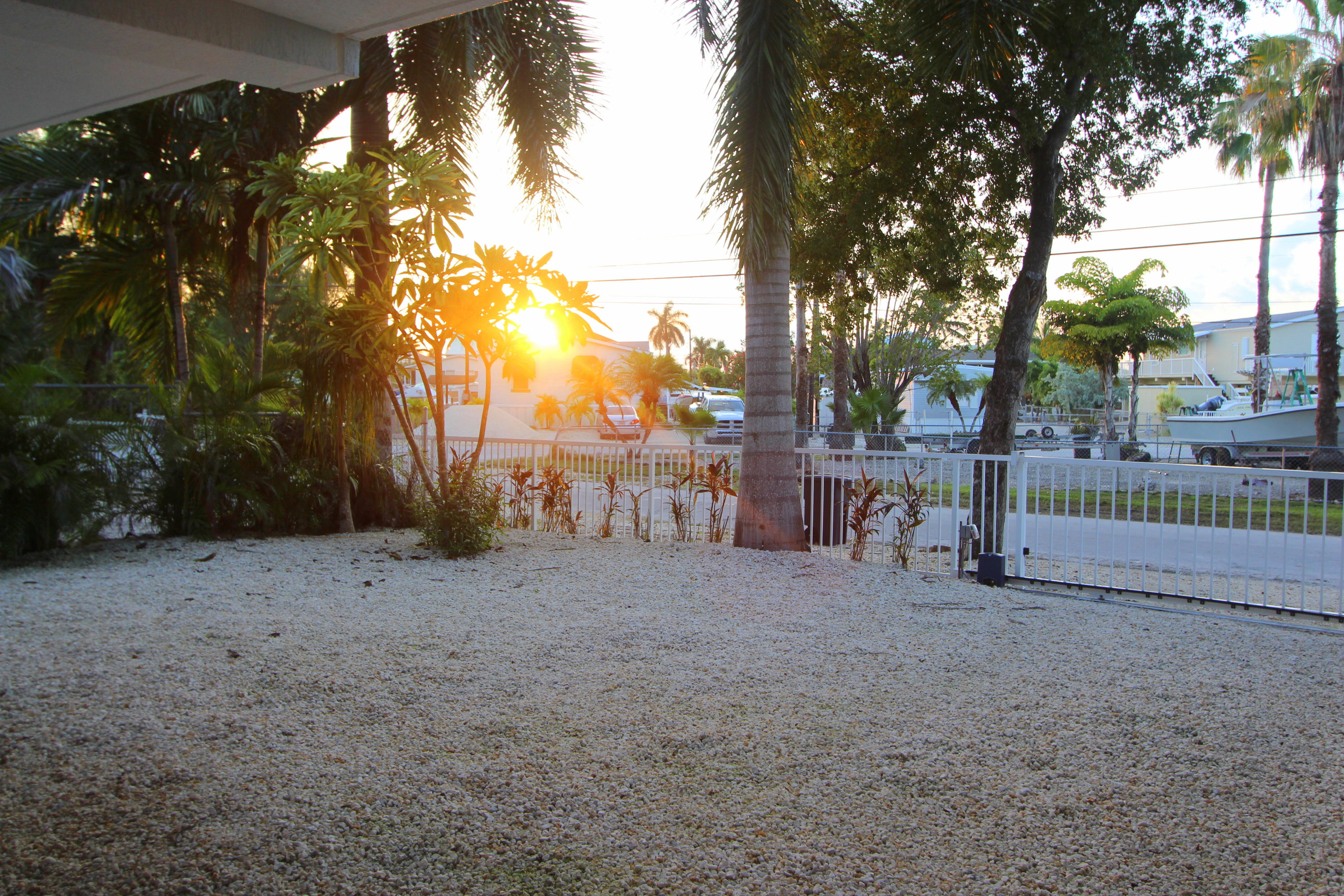 927 Plantation Road Key Largo, FL 33037 - Photo 22 of 24 Yard/Sunset
