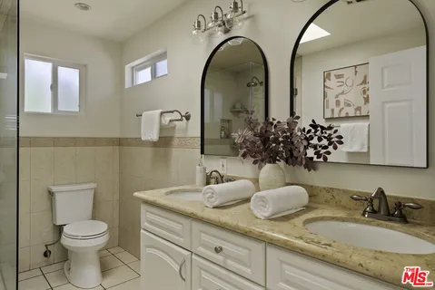$1,695,000 | 8137 Regis Way, Los Angeles, CA 90045