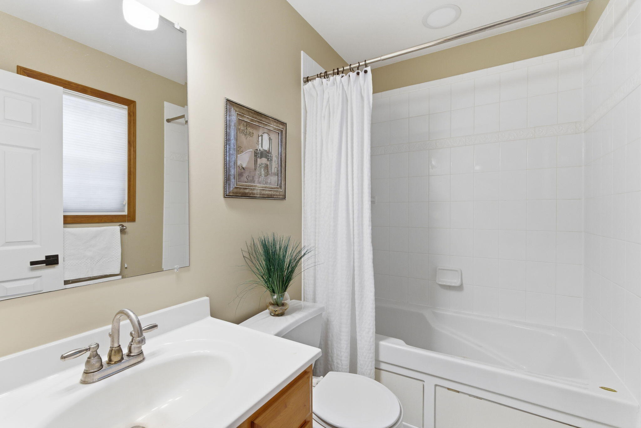 2726 North Goldring Road La Porte, IN 46350 - Photo 13 of 34 a bathroom with a sink and a mirror