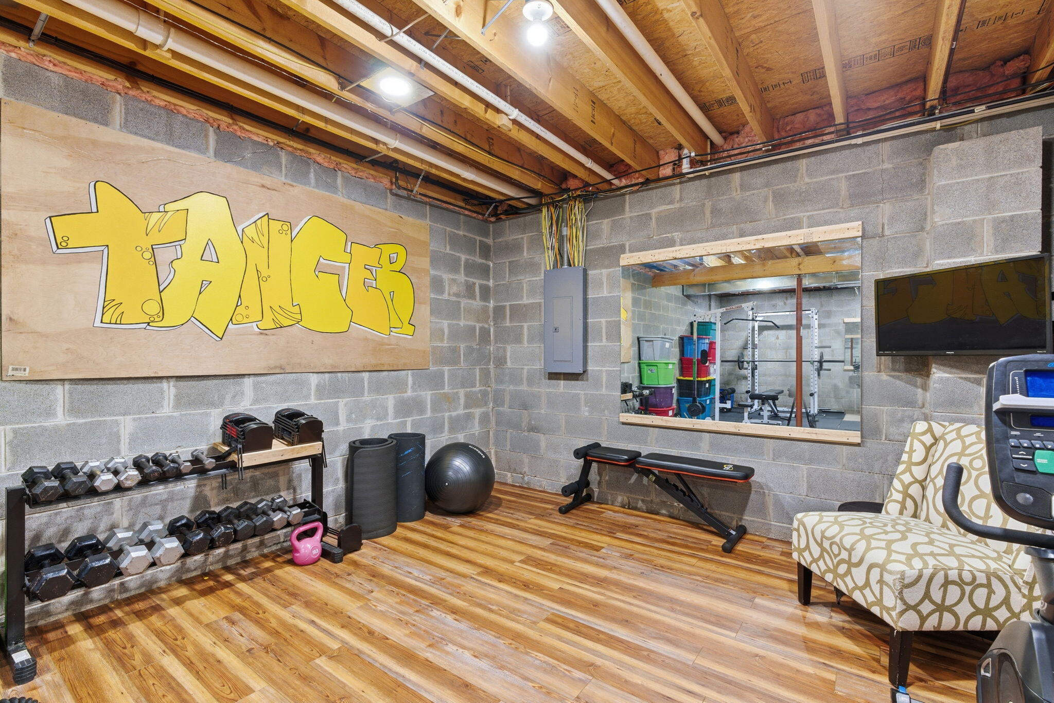 2726 North Goldring Road La Porte, IN 46350 - Photo 27 of 34 a room with furniture and a flat screen tv
