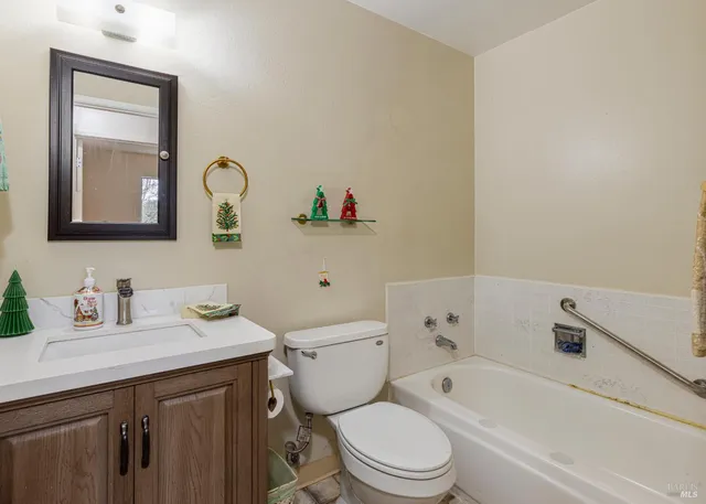 $825,000 | 533 Albert Way, Petaluma, CA 94954