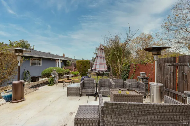 $825,000 | 533 Albert Way, Petaluma, CA 94954