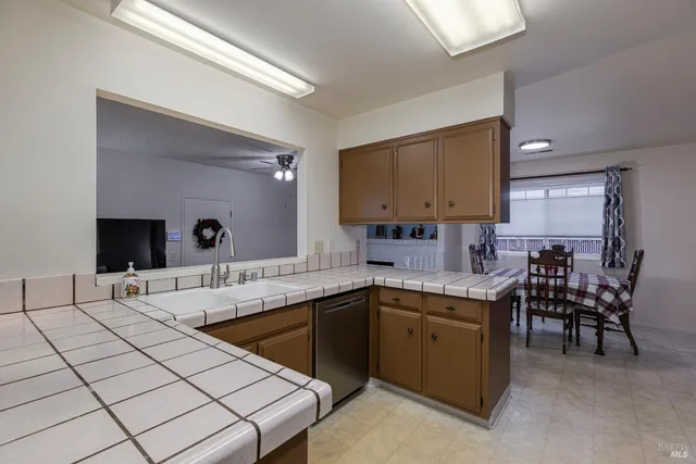 $825,000 | 533 Albert Way, Petaluma, CA 94954