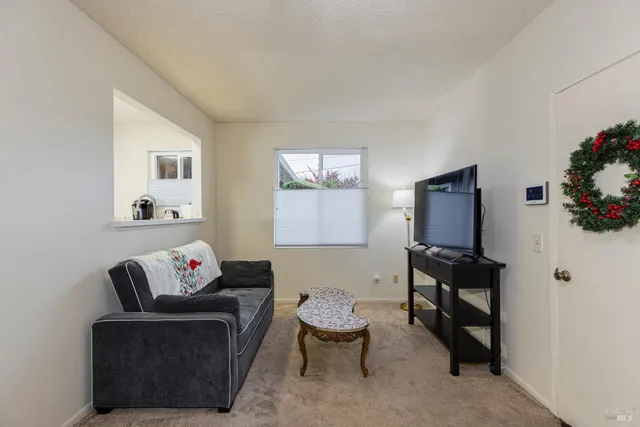 $825,000 | 533 Albert Way, Petaluma, CA 94954