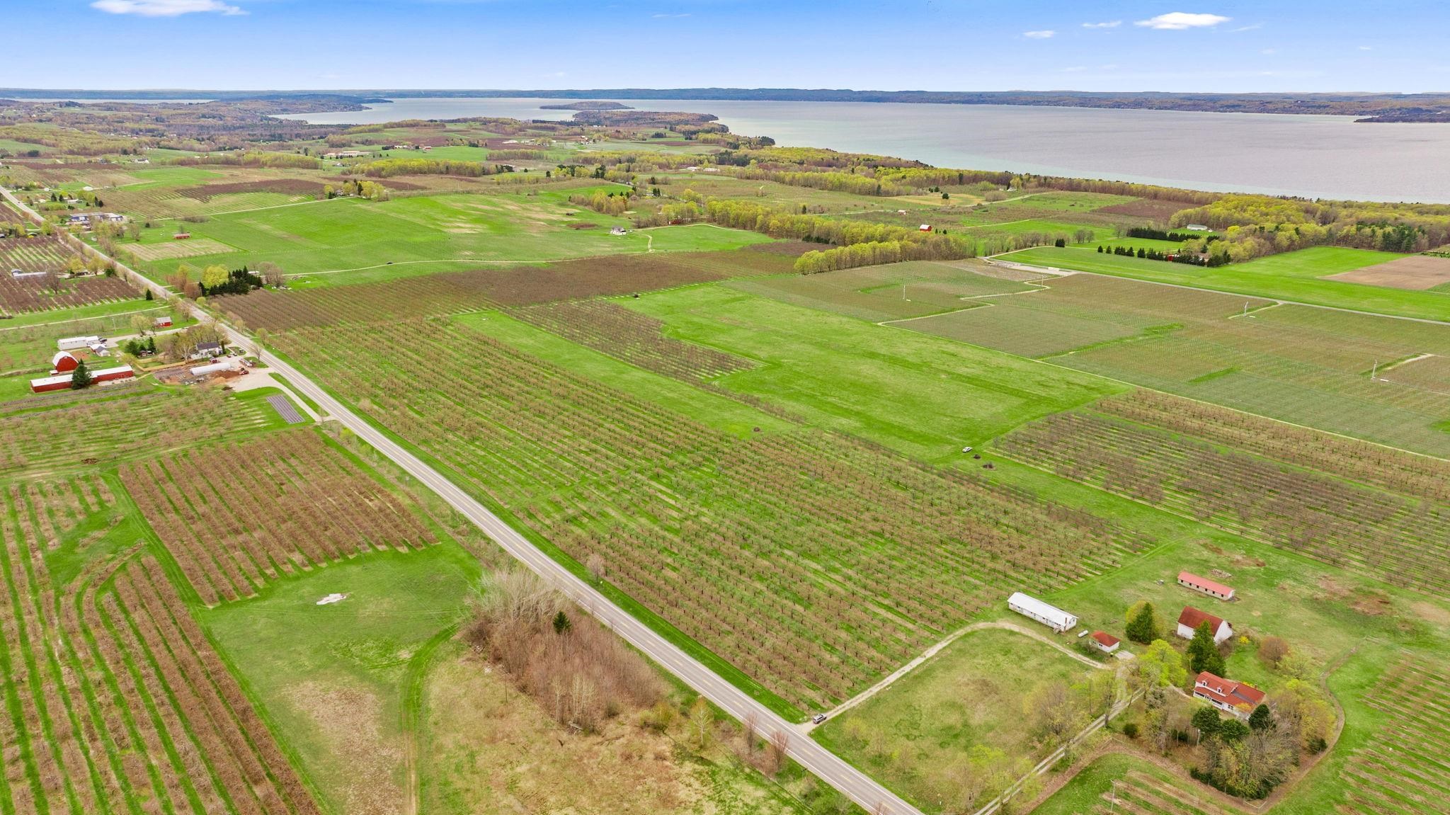 17835 Center Road Traverse City, MI 49686 - Photo 4 of 20