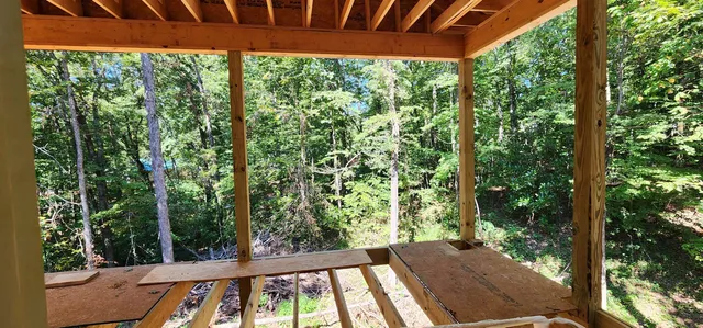 $325,000 | 221 Cub Cove Drive, Walhalla, SC 29691