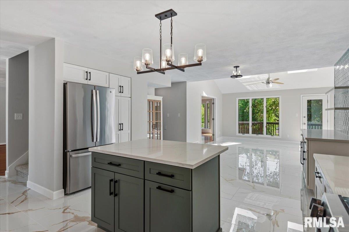 1904 Oak Creek Road Springfield, IL 62704 - Photo 38 of 90 Gallery Image 38