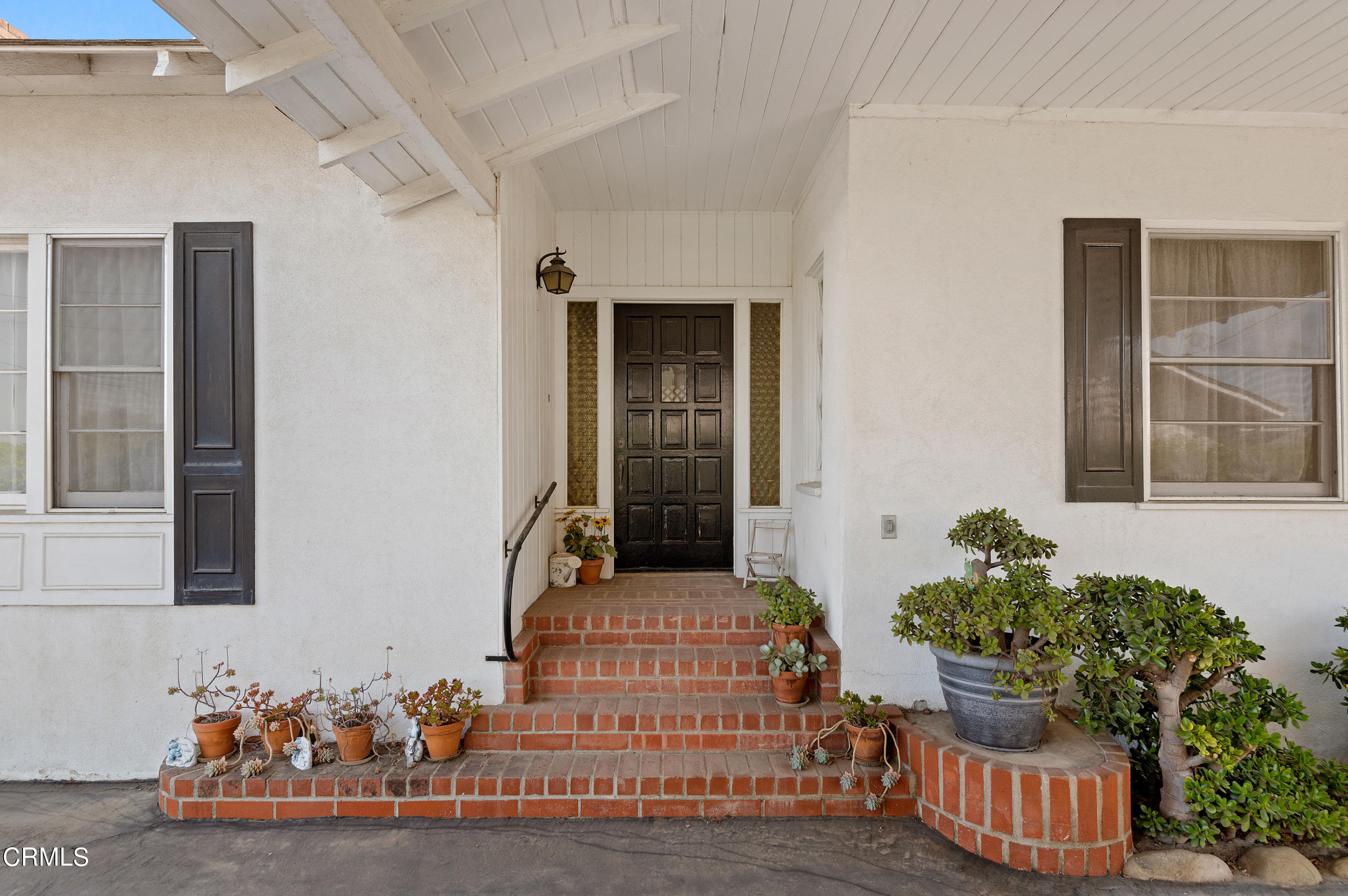 1602 Teal Club Road Oxnard, CA 93030 - Photo 2 of 30 a front view of a house