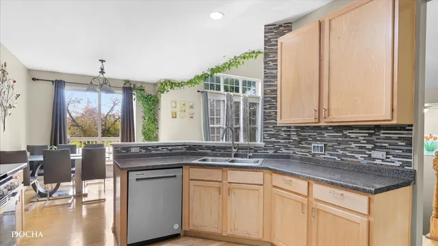 $2,500 | 480 Vaughn Circle, Aurora, IL 60502