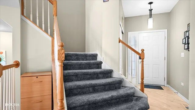 $2,500 | 480 Vaughn Circle, Aurora, IL 60502