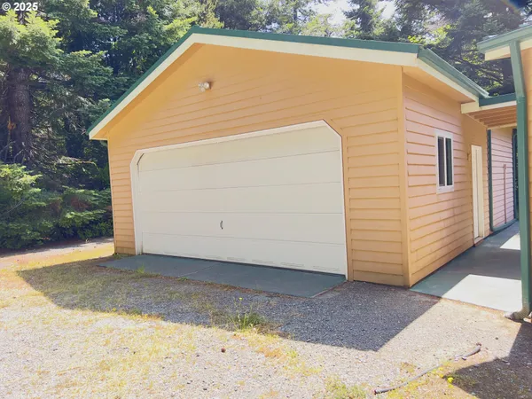 $465,000 | 42065 Vista Drive, Port Orford, OR 97465