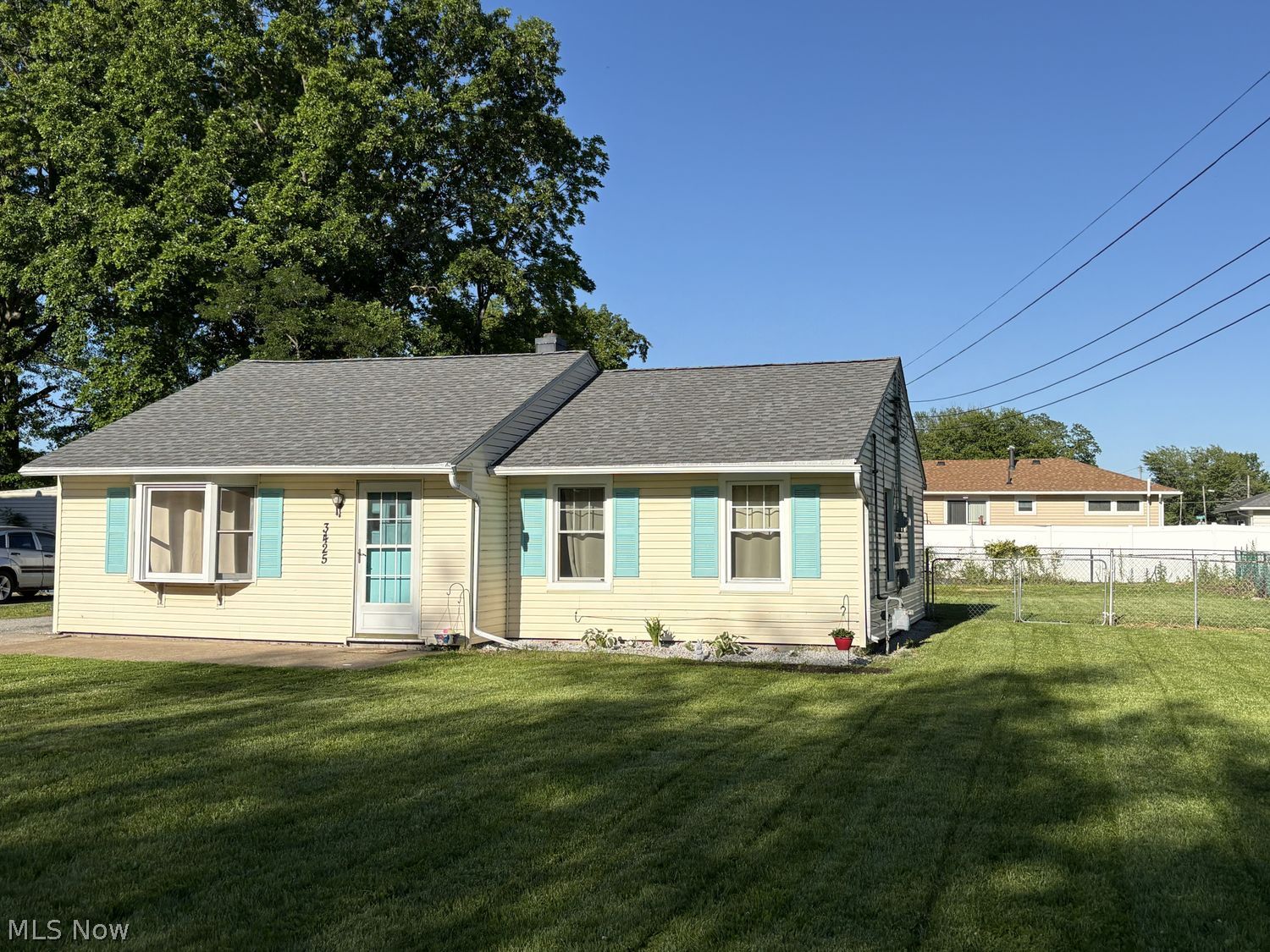 3425 Pickett Road Lorain, OH 44053 - Photo 5 of 29