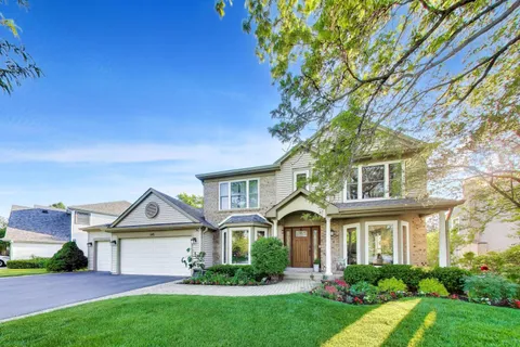 $749,900 | 845 Saugatuck Trail, Vernon Hills, IL 60061