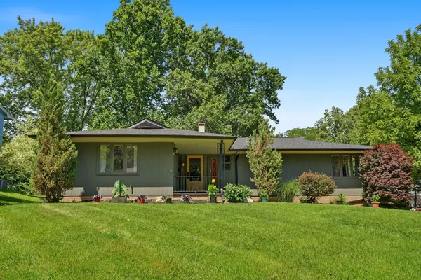 $399,000 | 2606 Fairhaven Road, Davenport, IA 52803