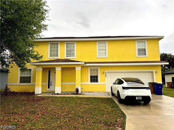 $2,300 | 117 Shadow Lakes Drive, Lehigh Acres, FL 33974
