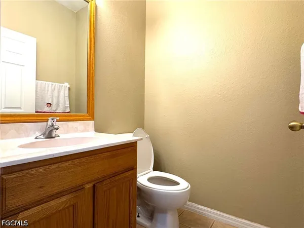 $2,300 | 117 Shadow Lakes Drive, Lehigh Acres, FL 33974