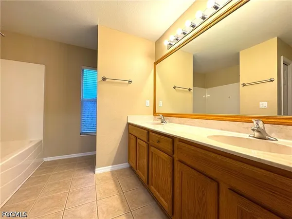 $2,300 | 117 Shadow Lakes Drive, Lehigh Acres, FL 33974