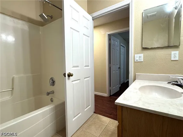 $2,300 | 117 Shadow Lakes Drive, Lehigh Acres, FL 33974