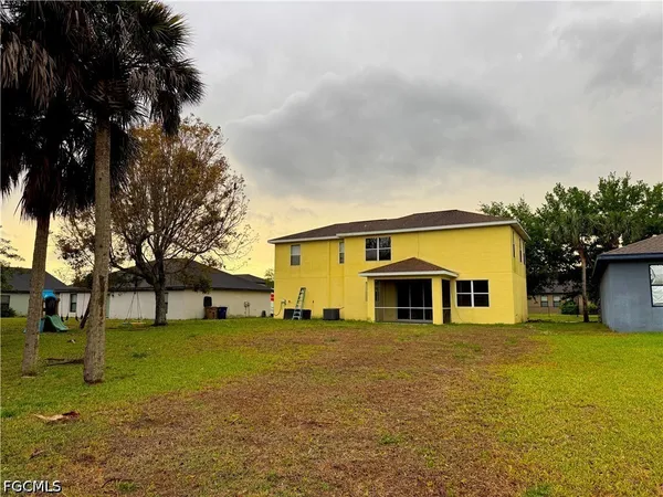 $2,300 | 117 Shadow Lakes Drive, Lehigh Acres, FL 33974