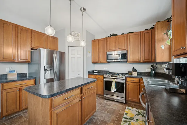 $380,000 | 359 Copper Springs Lane, Elgin, IL 60124