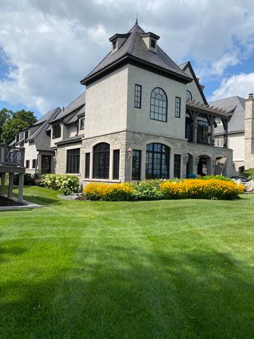 N1592 Lakeside Lane, Fontana, WI 53125