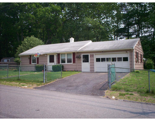 20 Elizabeth Road Billerica, MA 01821 - Photo 2 of 11 a view of a yard in front of a house