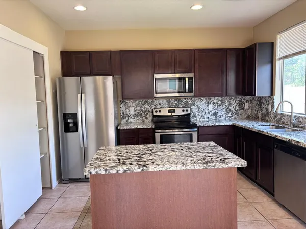 $2,799 | 2720 East Hulet Drive, Chandler, AZ 85225